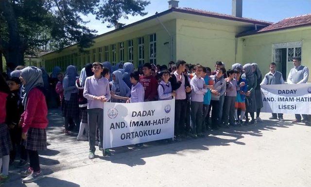 Öğrencilerin Ağaç Dikme Kampanyasına Yoğun İlgi