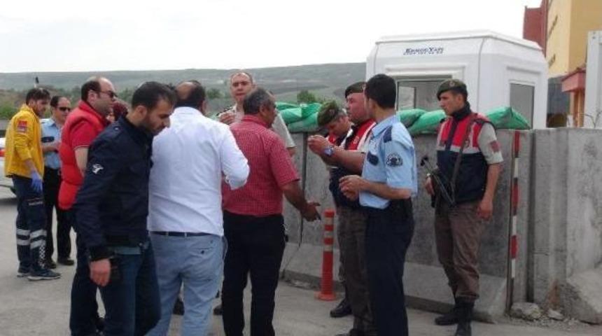 Ceza Yazan Jandarmanın &Uuml;zerine Mazot D&ouml;kmeye Kalkıştı