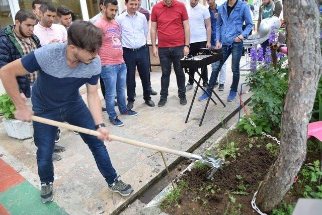 Düzce Üniversitesinde Makine Ve Metal Teknolojileri Yılsonu Sergisi