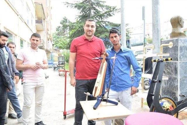 Düzce Üniversitesinde Makine Ve Metal Teknolojileri Yılsonu Sergisi