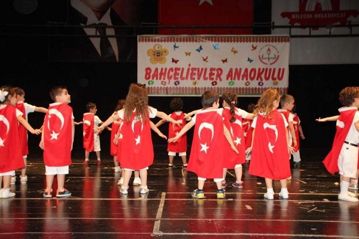 Miniklerden Yıl Sonu G&ouml;sterisi