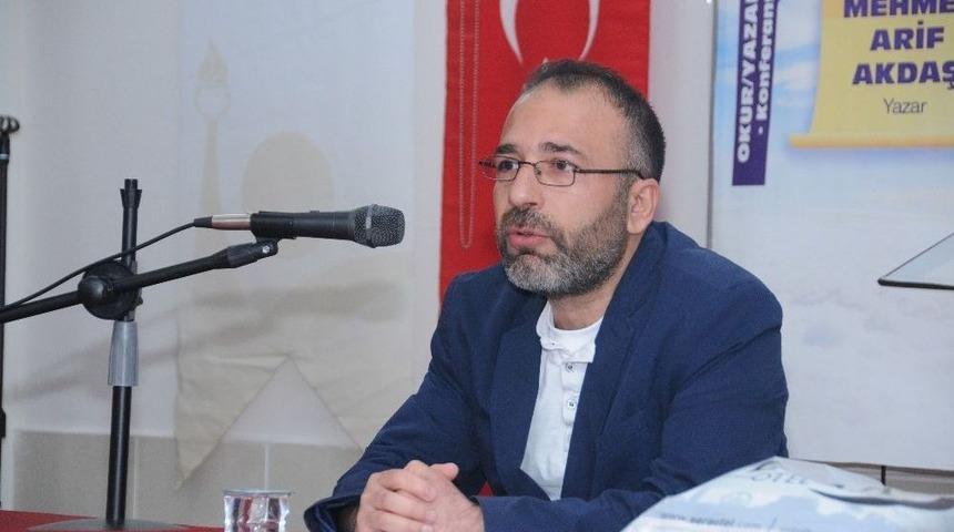 Akdaş, &Ouml;ğrencilerle Tecr&uuml;belerini Paylaştı