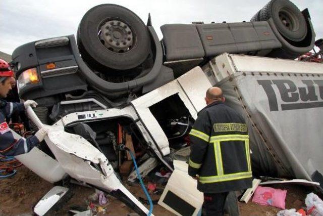 Kayseri'de Zincirleme Kaza: 4 Yaralı