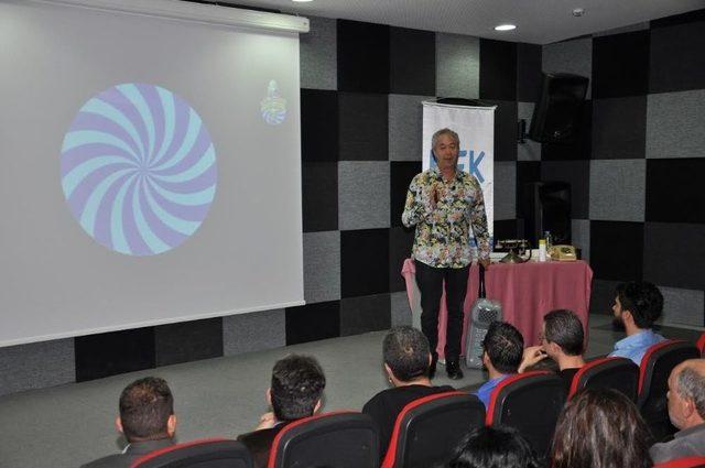 Metin Uca Bilecik’te Eczacılarla Buluştu 1