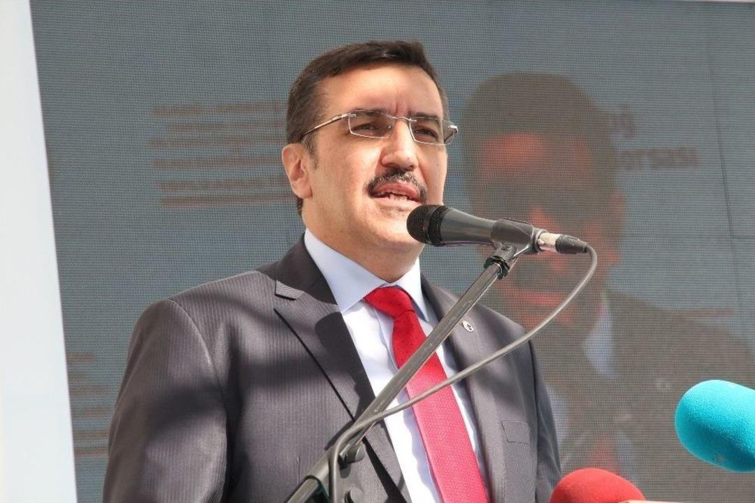 Bakan T&uuml;fenkci Elazığ&rsquo;da