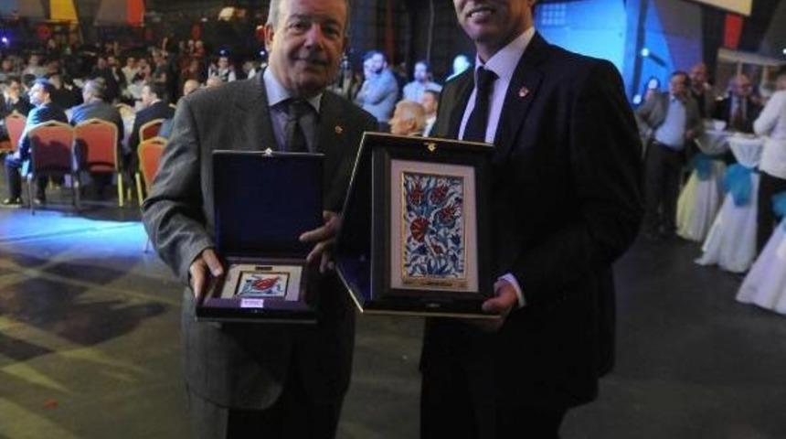 Bursa Gazeteciler Cemiyeti'nden Dha&rsquo;Ya Iki &Ouml;d&uuml;l