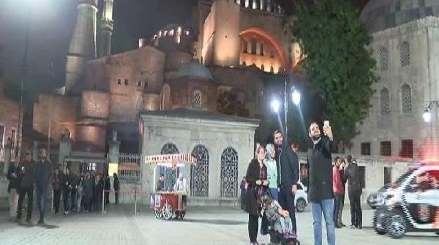 Avrupa M&uuml;zeler Gecesi'nde  Ayasofya M&uuml;zesi'ne Yoğun Ilgi