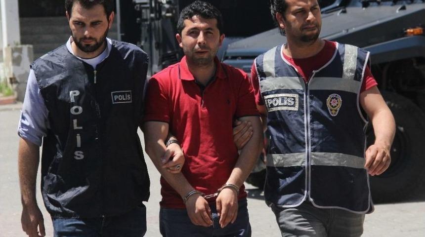 Polis Sigara Saydı, Ka&ccedil;ak&ccedil;ı Baktı