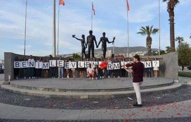 Ata'nın Huzurunda Evlenme Teklifi