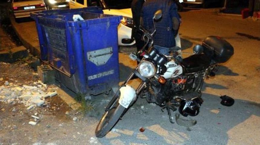 Motosikletiyle Otomobile &Ccedil;arpan Alkoll&uuml; S&uuml;r&uuml;c&uuml; Yaralandı