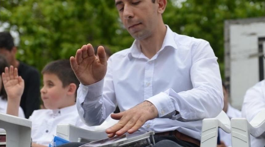 Bizim Ev&rsquo;de Engeller M&uuml;zikle Aşılıyor