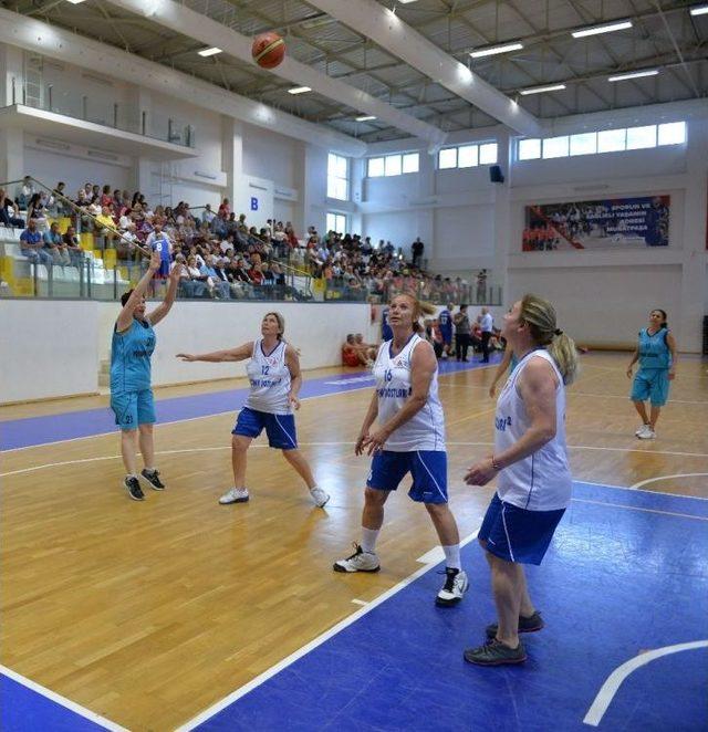 Basketbol Efsaneleri Muratpaşa’da Buluştu