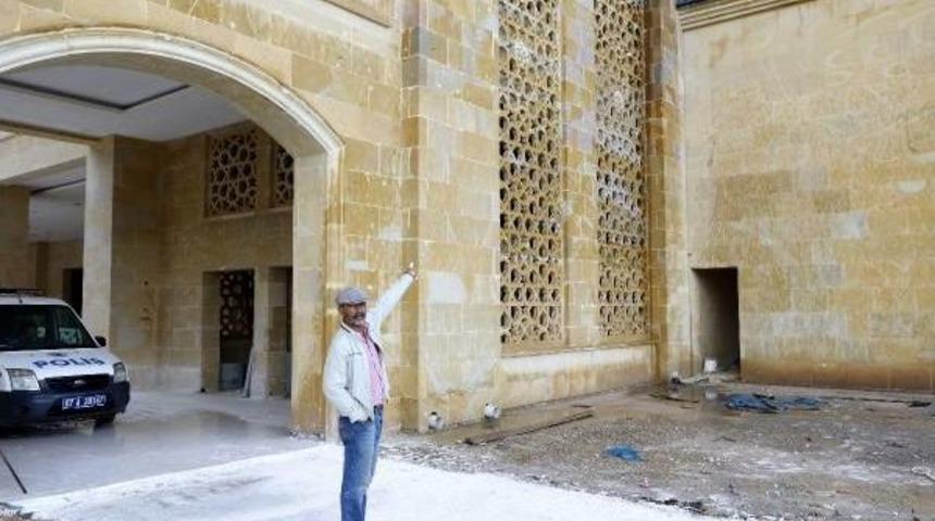 Hırsız Minarede Mahsur Kaldı