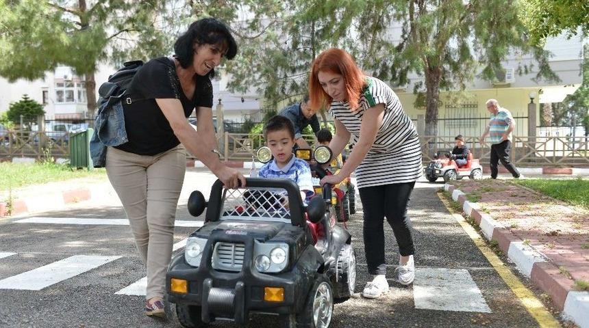 &Ouml;zel &Ccedil;ocuklar Trafik Park&rsquo;ta