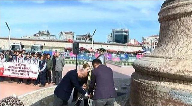 Taksim de 19 Mayıs T&ouml;reni 3