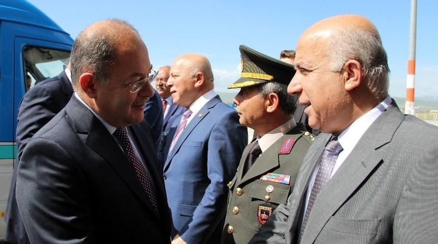 Sağlık Bakanı Akdağ Gen&ccedil;lere Seslendi: