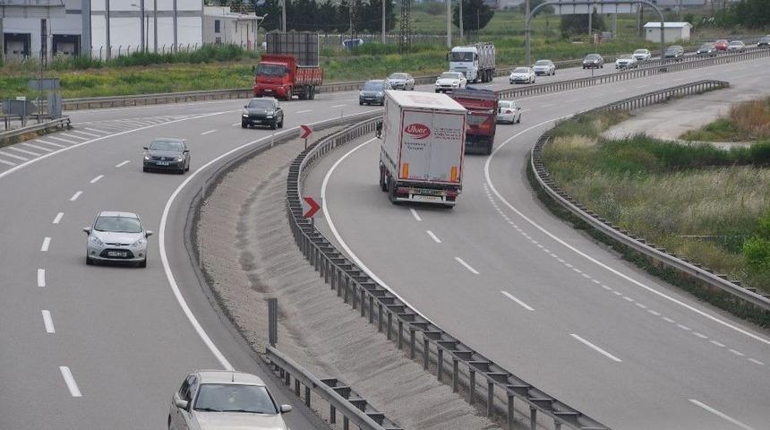 Bursa-izmir Yolunda 3 G&uuml;nl&uuml;k Tatil Yoğunluğu