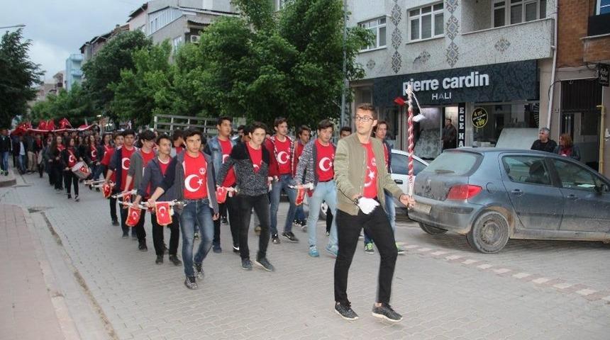 &Ccedil;anlı Gen&ccedil;lerden Fener Alayı