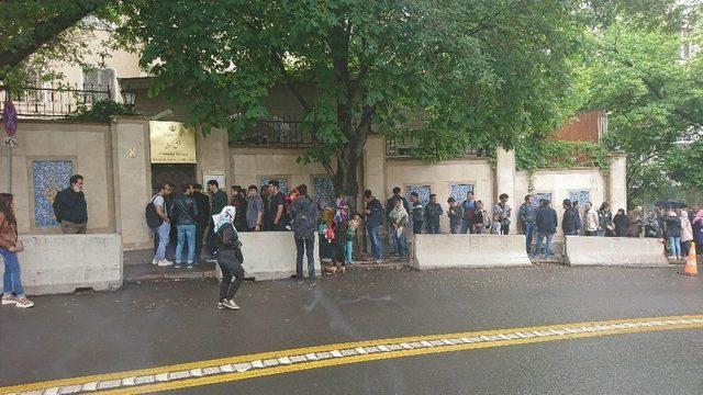 T&uuml;rkiye&rsquo;de Yaşayan İranlılar Sandık Başına Gitti 2