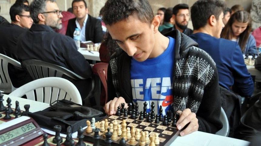 D&uuml;ş&uuml;ncenin G&uuml;c&uuml; Engelleri Yendi