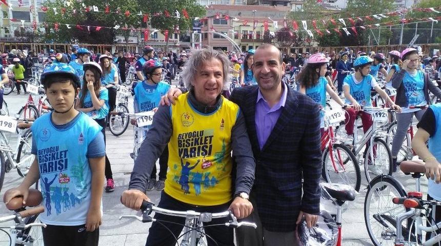 Gen&ccedil;ler, 19 Mayıs İ&ccedil;in Pedal &Ccedil;evirdi