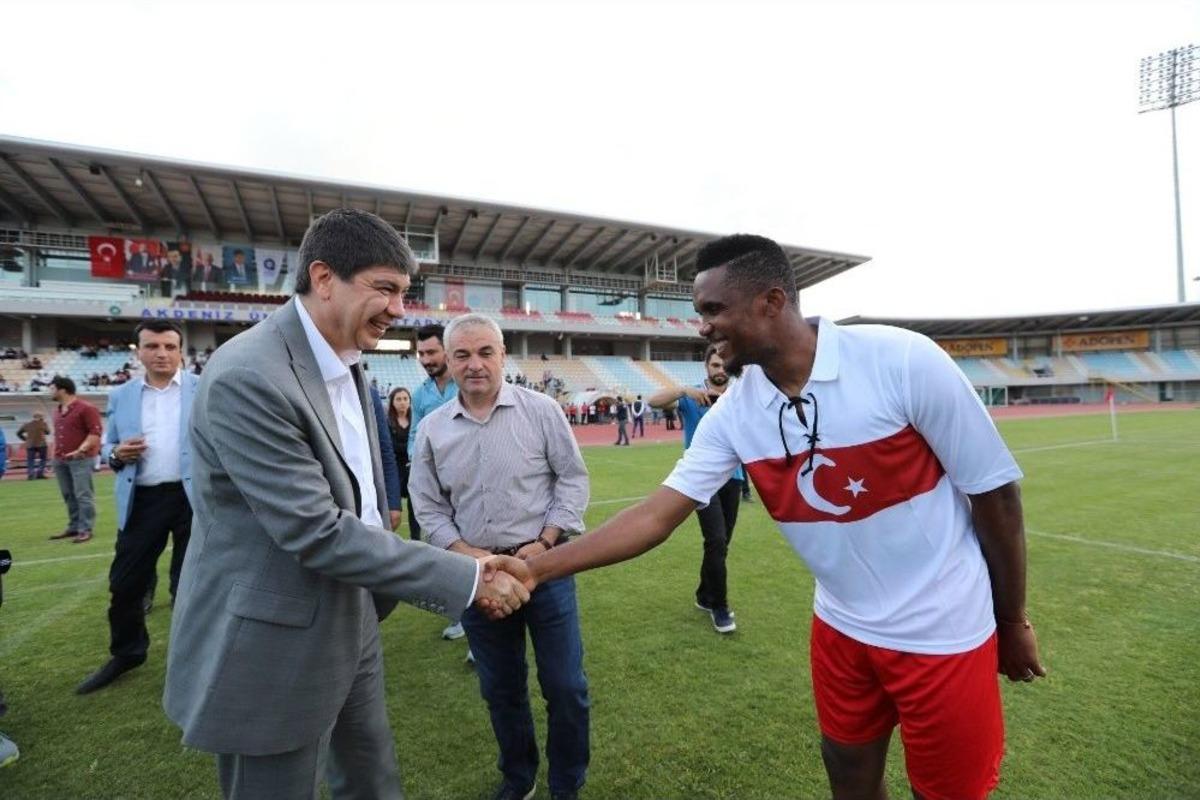 Eto&rsquo;o, G&ouml;n&uuml;lleri Ay-yıldız İle Fethetti