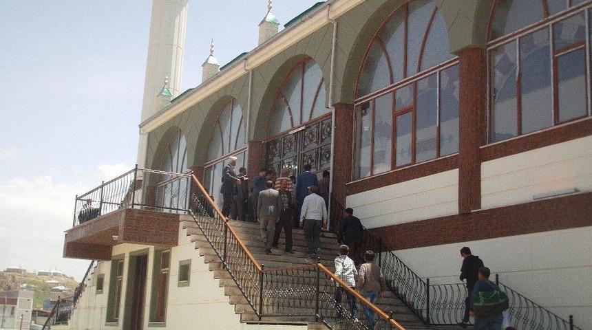 İmam-ı Şafii Camii&rsquo;nde İlk Cuma Namazı