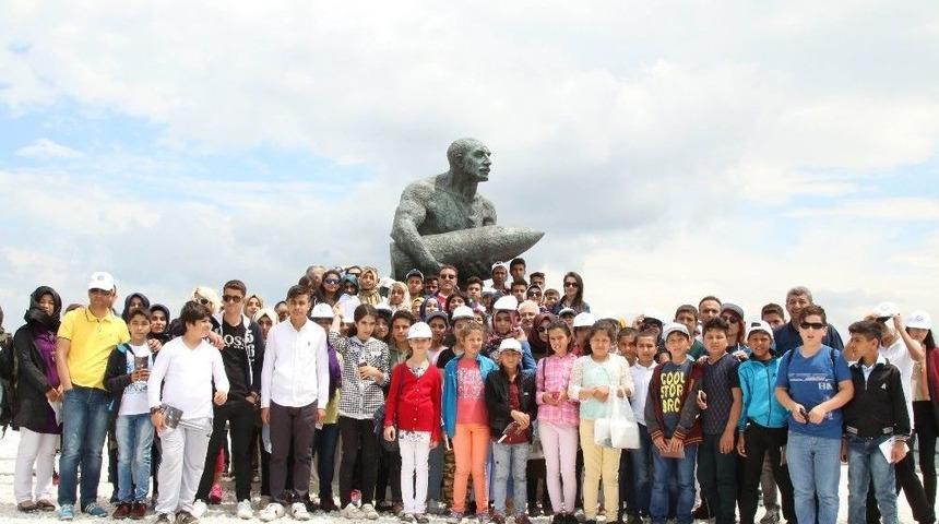Haliliyeli &Ouml;ğrenciler &Ccedil;anakkale&rsquo;de