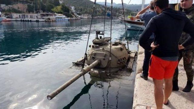 Bu Tank Dalış Turizmi Için Batırılacak