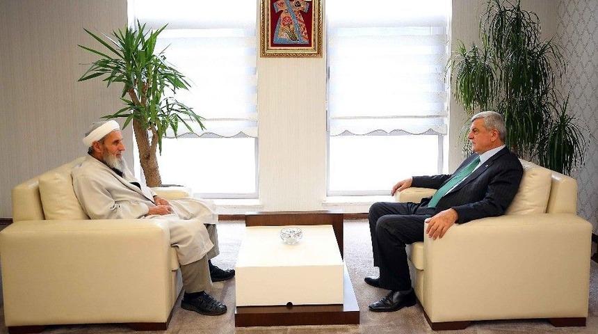 Şehit Kaymakamın Babasından Başkan Karaosmanoğlu Teşekk&uuml;r Ziyareti