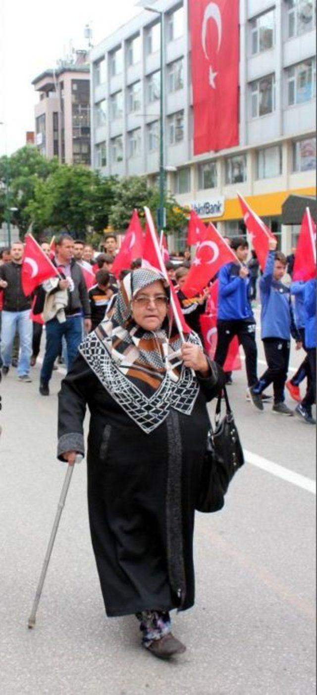 Bursa da 19 Mayıs T&ouml;renlerinde Işaret Diliyle İstiklal Marşı Okundu&nbsp; 1