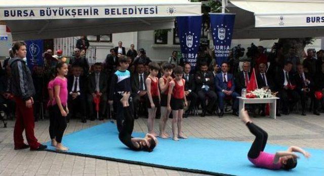 Bursa da 19 Mayıs T&ouml;renlerinde Işaret Diliyle İstiklal Marşı Okundu&nbsp; 3