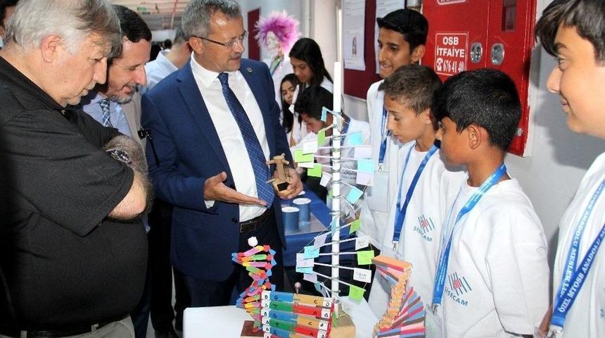 &Uuml;reten Gen&ccedil;lik Proje Sergisi A&ccedil;ıldı