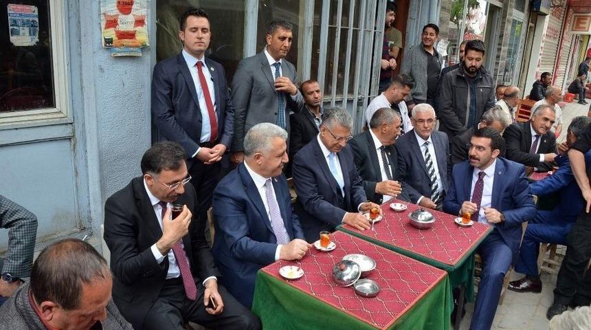 Bakan Arslan, Iğdır&rsquo;da Esnafı Ziyaret Etti