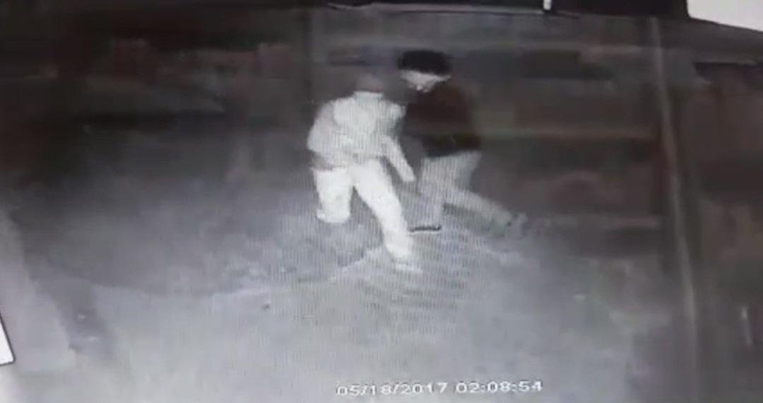 &Ccedil;alan Alarma Aldırış Etmediler, 20 Saniyede Bin Tl Aldılar