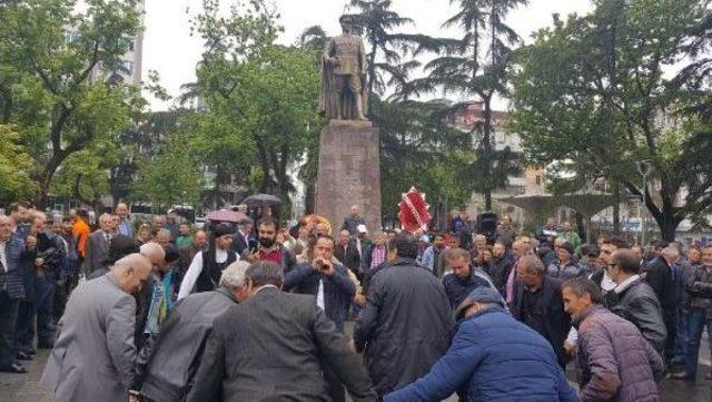 Trabzon'da Chp Ve Vatan Partililerden 19 Mayıs Kutlaması
