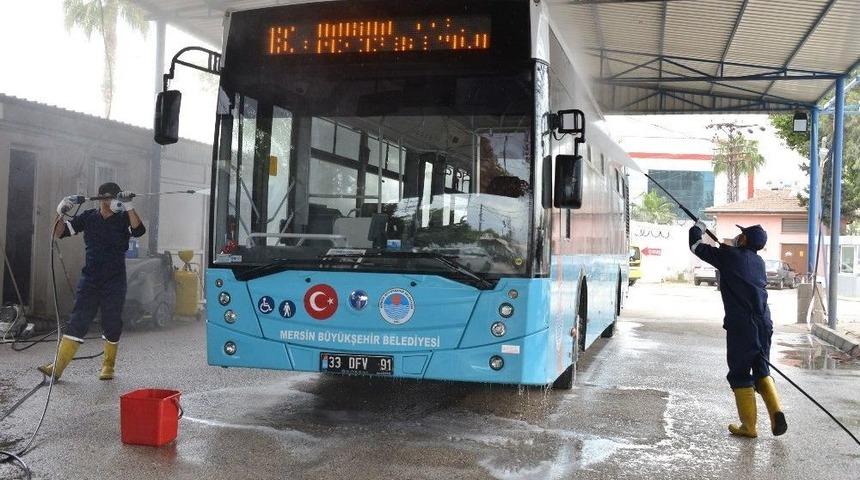 Mersin&rsquo;de Belediye Otob&uuml;sleri Dezenfekte Ediliyor