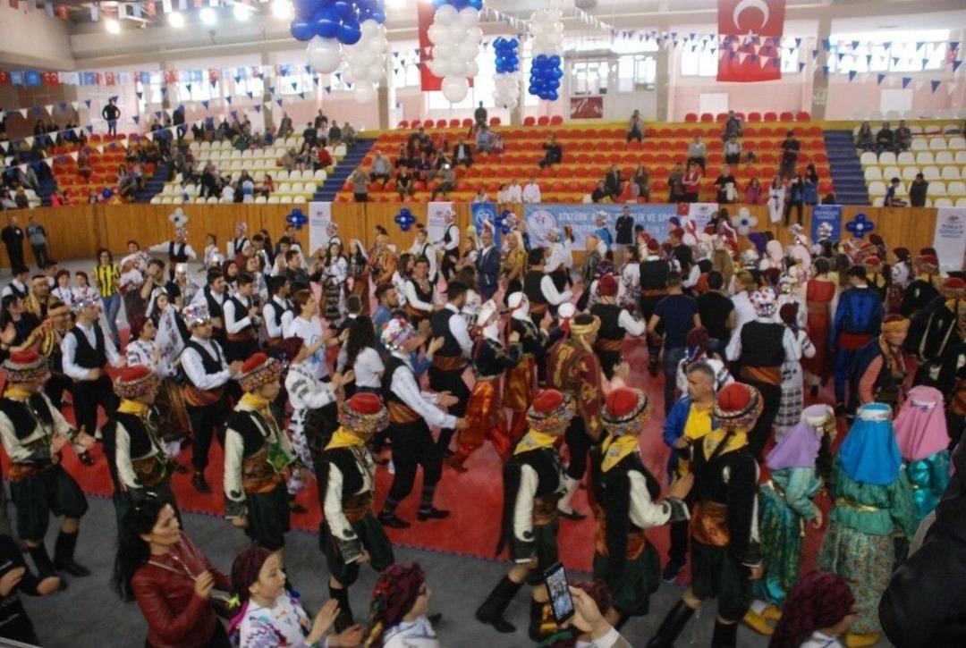 19 Mayıs&rsquo;da Ellik Oyunu İle Birliktelik Mesajı Verildi