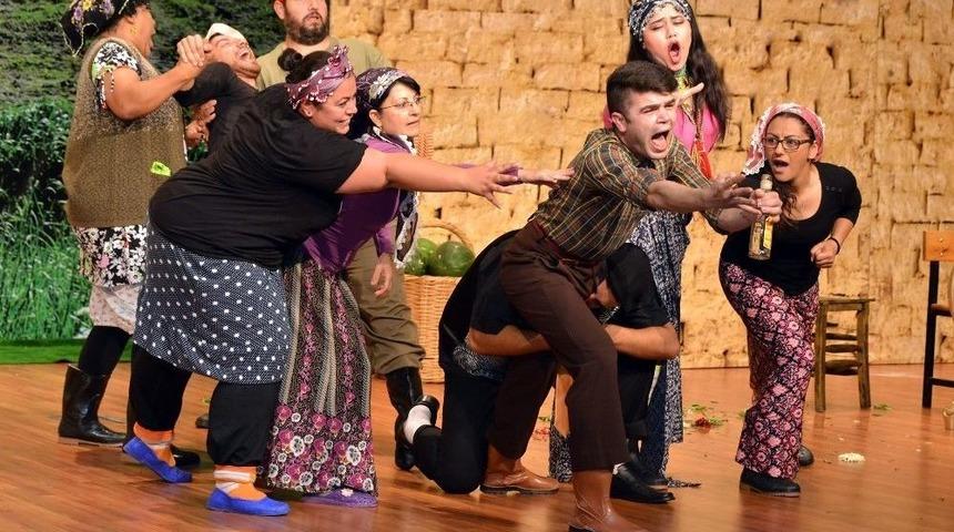 T&uuml;rk D&uuml;nyası Tiyatro G&uuml;nleri Devam Ediyor