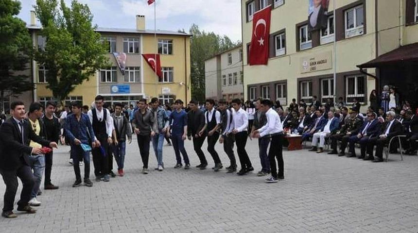 G&uuml;r&uuml;n&rsquo;de 19 Mayıs Coşkuyla Kutlandı
