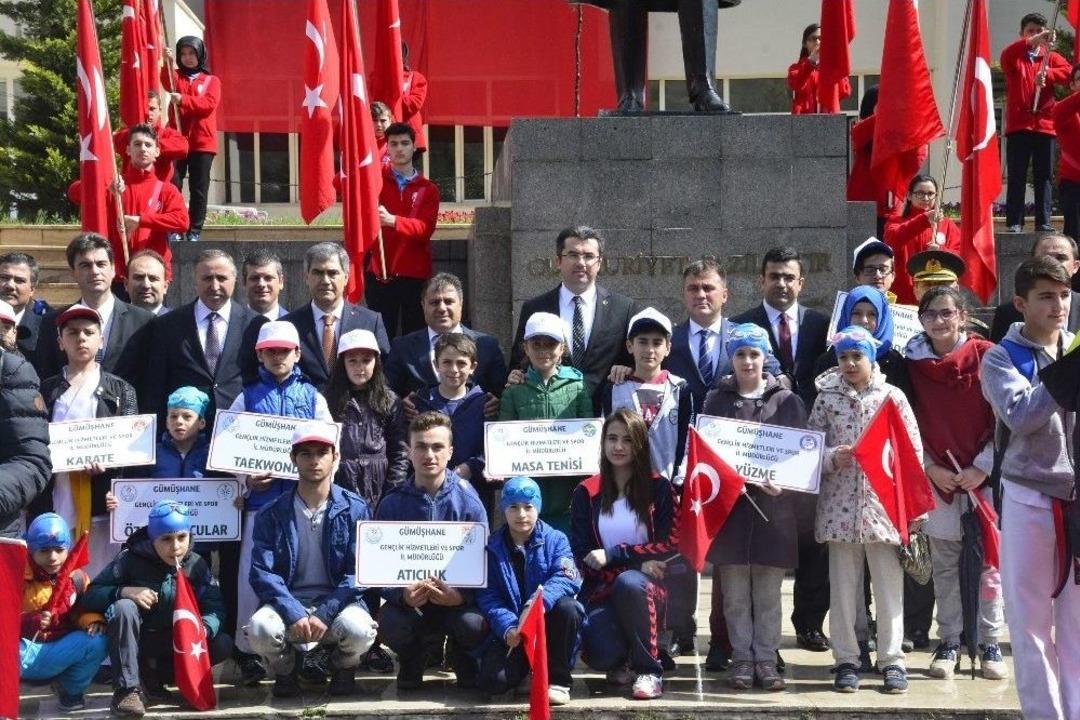 G&uuml;m&uuml;şhane&rsquo;de 19 Mayıs Atat&uuml;rk&rsquo;&uuml; Anma, Gen&ccedil;lik Ve Spor Bayramı Kutlandı