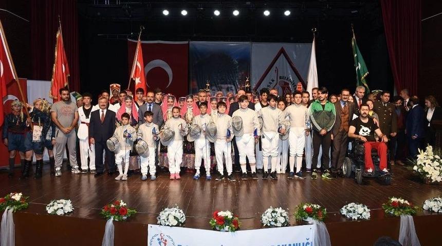 Uşak&rsquo;ta 19 Mayıs Gen&ccedil;lik Ve Spor Bayramı Kutlamaları