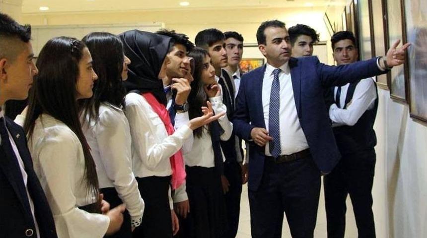 Liselilerin Eserleri B&uuml;y&uuml;ledi