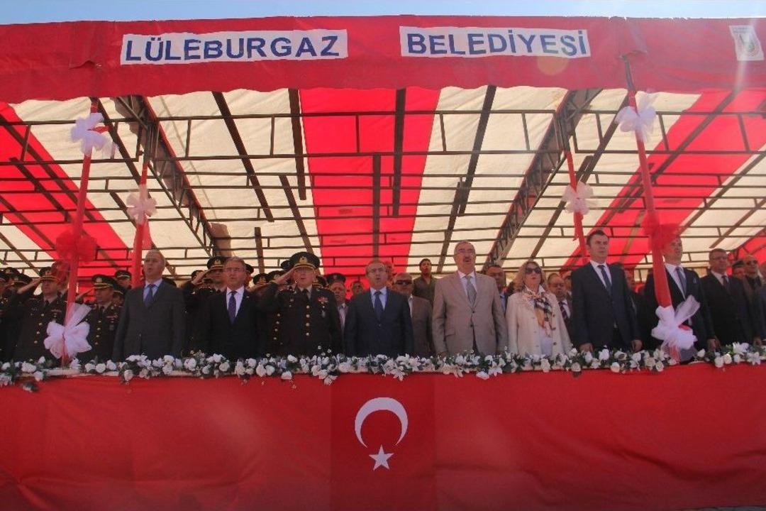 L&uuml;leburgaz&rsquo;da 19 Mayıs Atat&uuml;rk&rsquo;&uuml; Anma, Gen&ccedil;lik Ve Spor Bayramı Coşkuyla Kutlandı