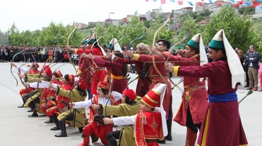 K&uuml;&ccedil;&uuml;k&ccedil;ekmece&rsquo;de 19 Mayıs Kutlaması