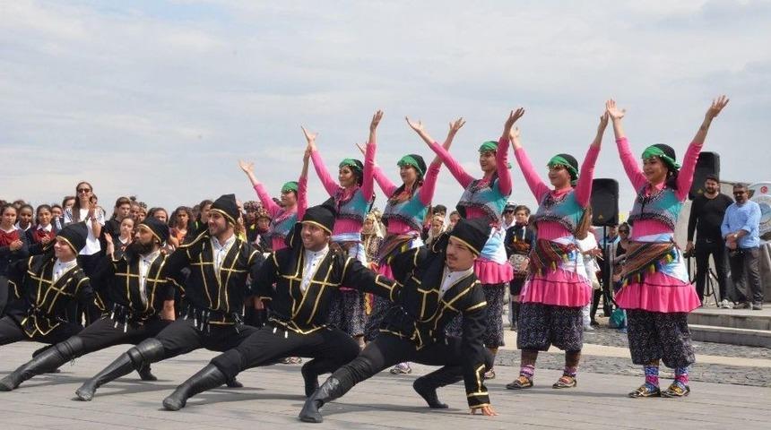 Kuşadası&rsquo;nda 19 Mayıs Coşkusu