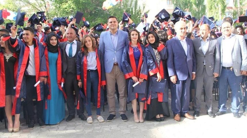 Van&rsquo;da Muhteşem Mezuniyet T&ouml;reni