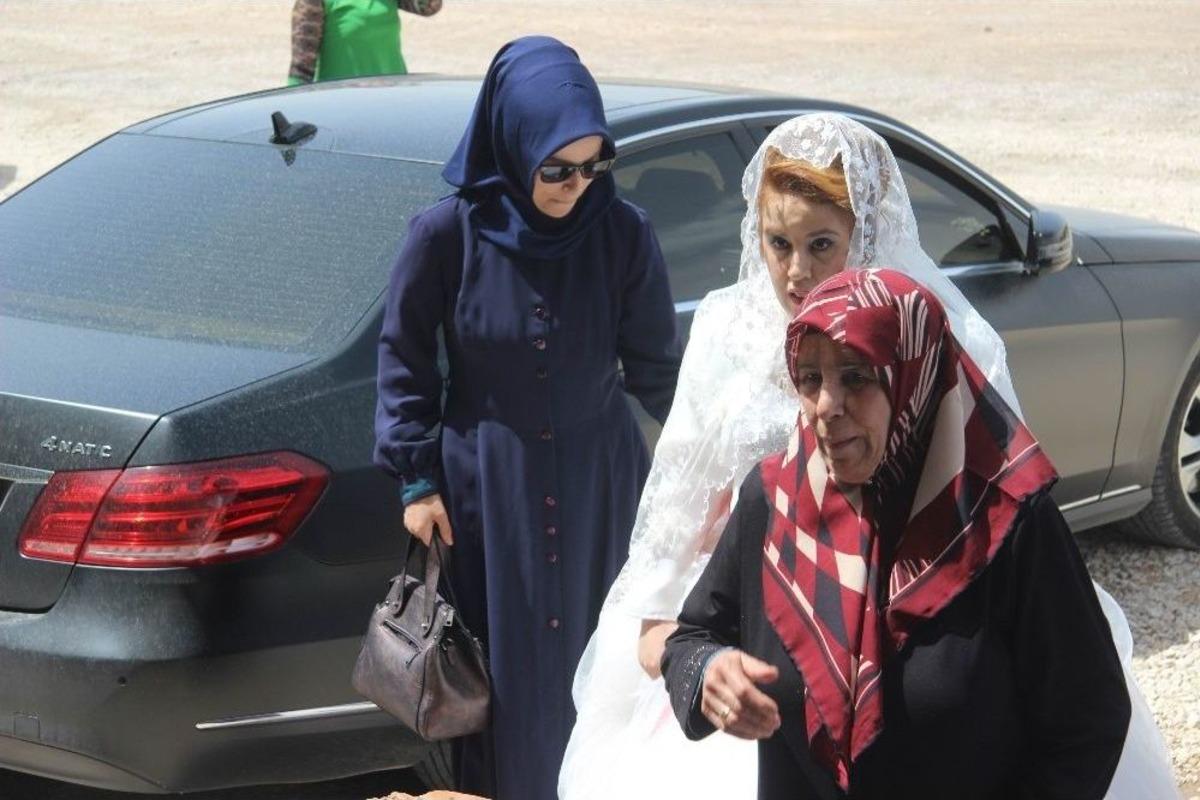 Engelli &Ccedil;ilem&rsquo;in Gelin Olma Hayali Doğum G&uuml;n&uuml;nde Ger&ccedil;ekleşti