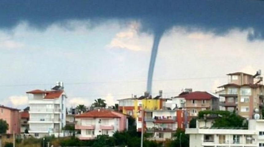 Antalya'da Denizde Oluşan 4 Hortum Korkuttu