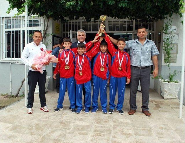 Türkiye Şampiyonlarına Coşkulu Karşılama